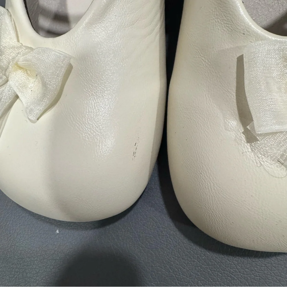 Faux leather girls shoes with bow